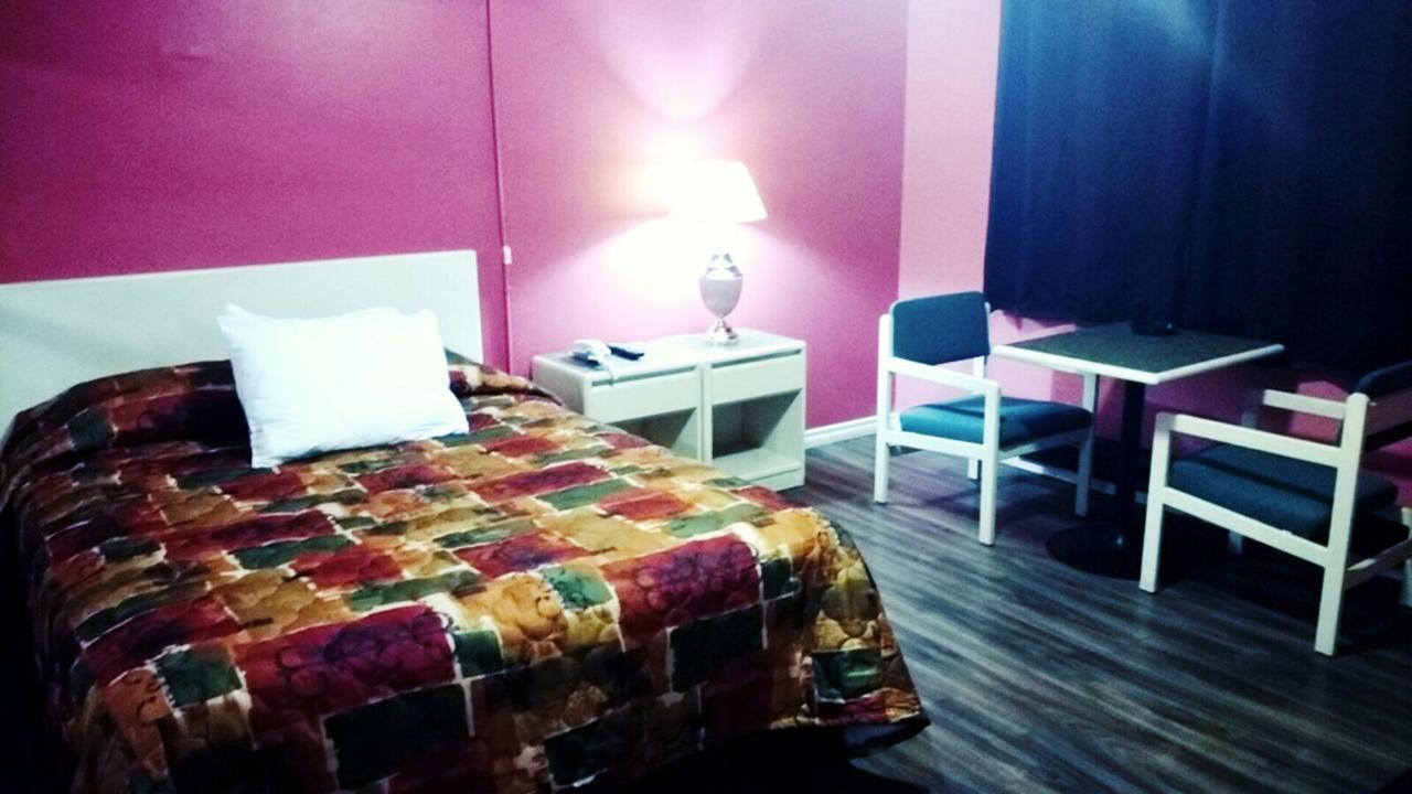 ווינדזור Leisure Motel מראה חיצוני תמונה