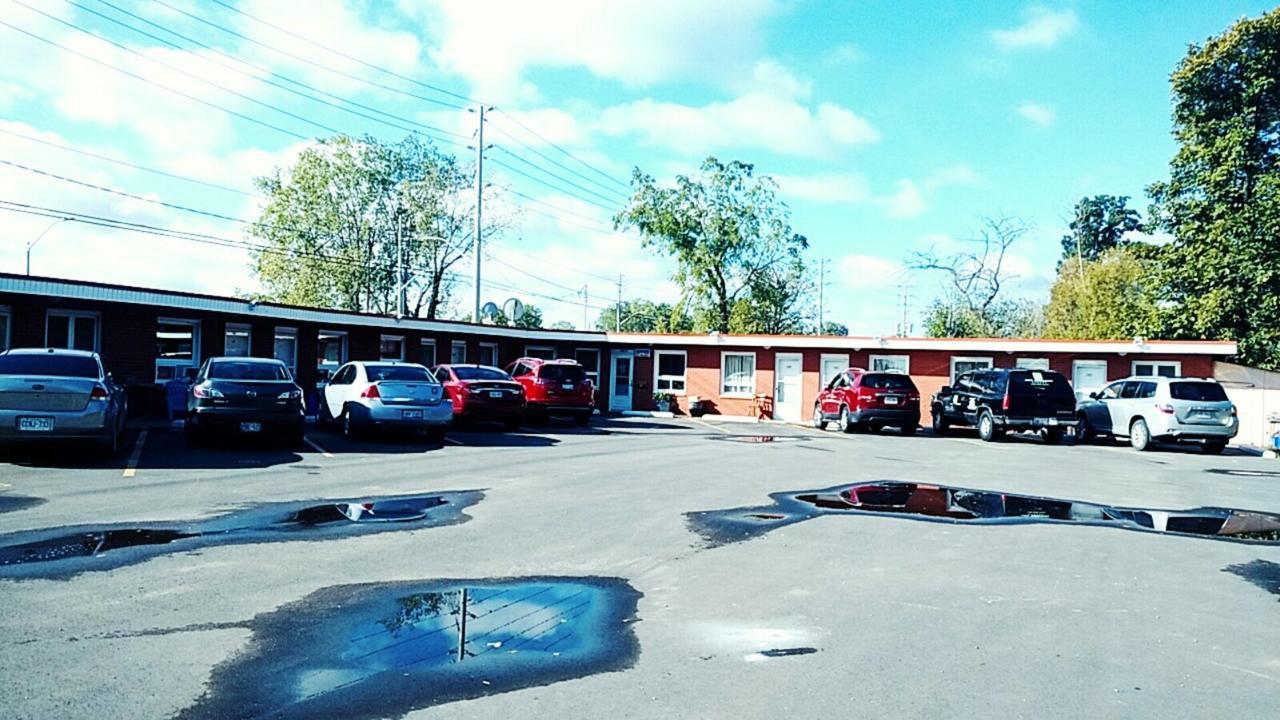 ווינדזור Leisure Motel מראה חיצוני תמונה