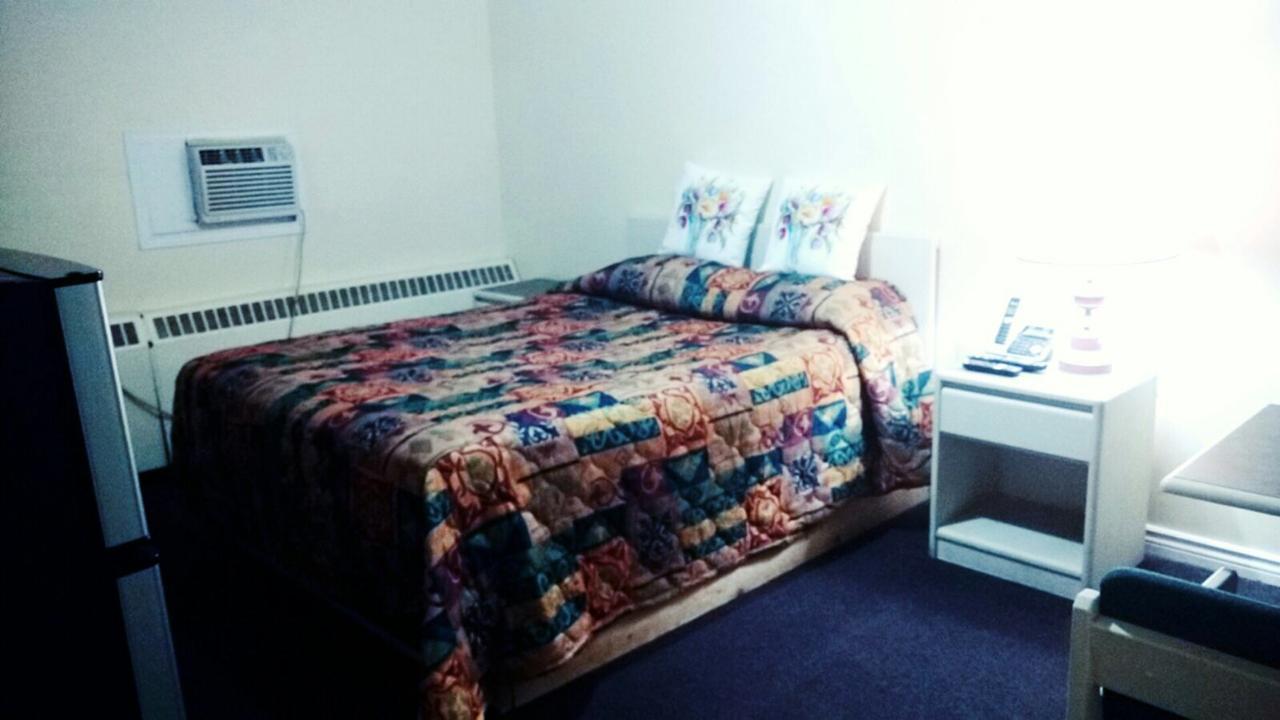 ווינדזור Leisure Motel מראה חיצוני תמונה