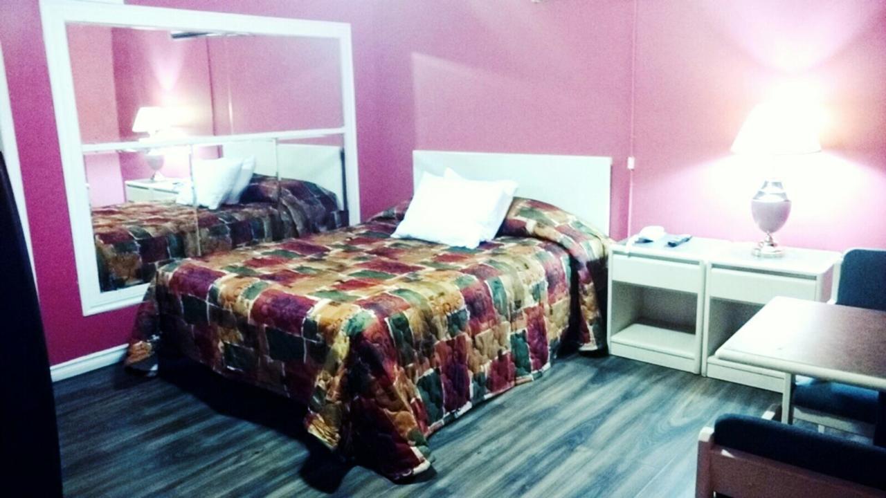 ווינדזור Leisure Motel מראה חיצוני תמונה